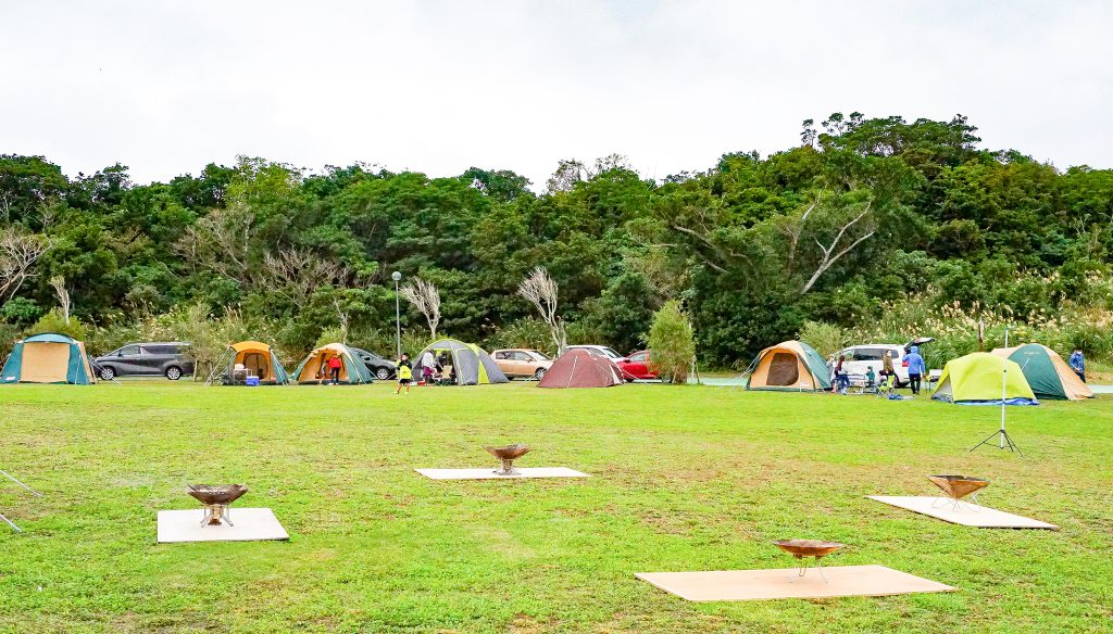 ハマる人続出 冬でも楽しめる沖縄の海キャンプ 森キャンプ オリオンストーリー