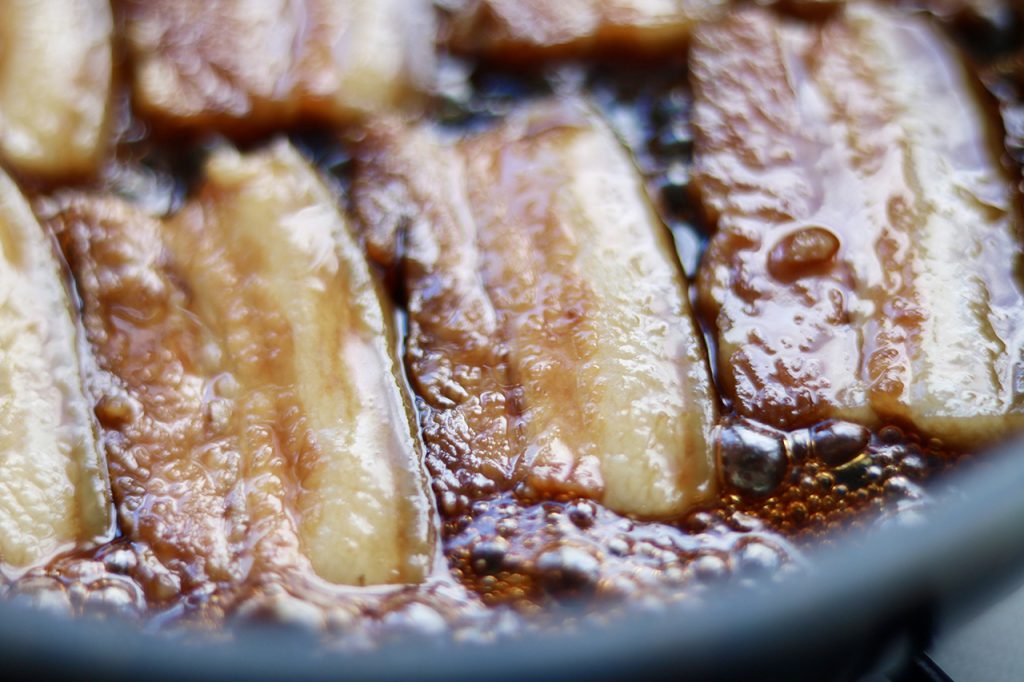 ザ 王道 三枚肉の煮付けの入った 沖縄そば オリオンストーリー