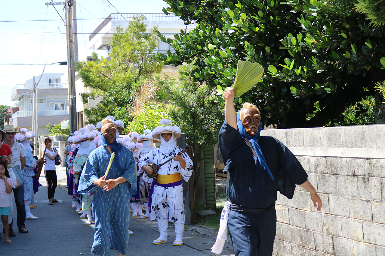 八重山の「アンガマ」｜先祖を敬う沖縄ならではの祭事 – オリオン 